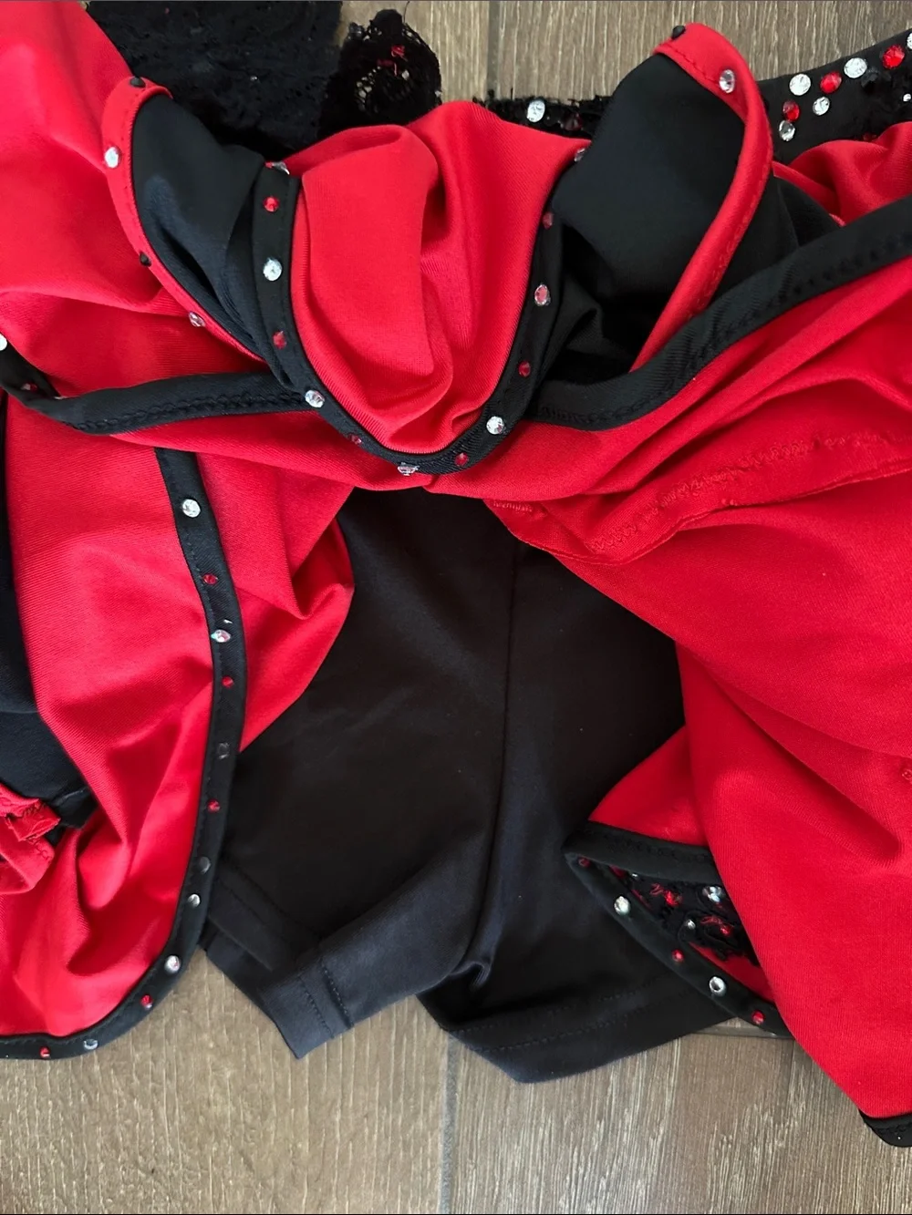 Suprnown Red & Black Sequined Two-Piece Dance /Halloween Costume.